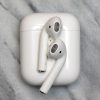 Apple AirPods  töltőtokkal (2. gen)