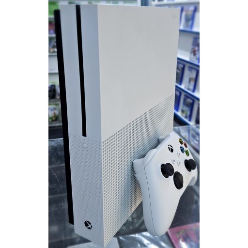 XboxOne S 1TB Használt Xbox Series kontrollerrel