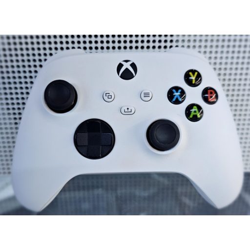 XboxOne S 1TB Használt Xbox Series kontrollerrel